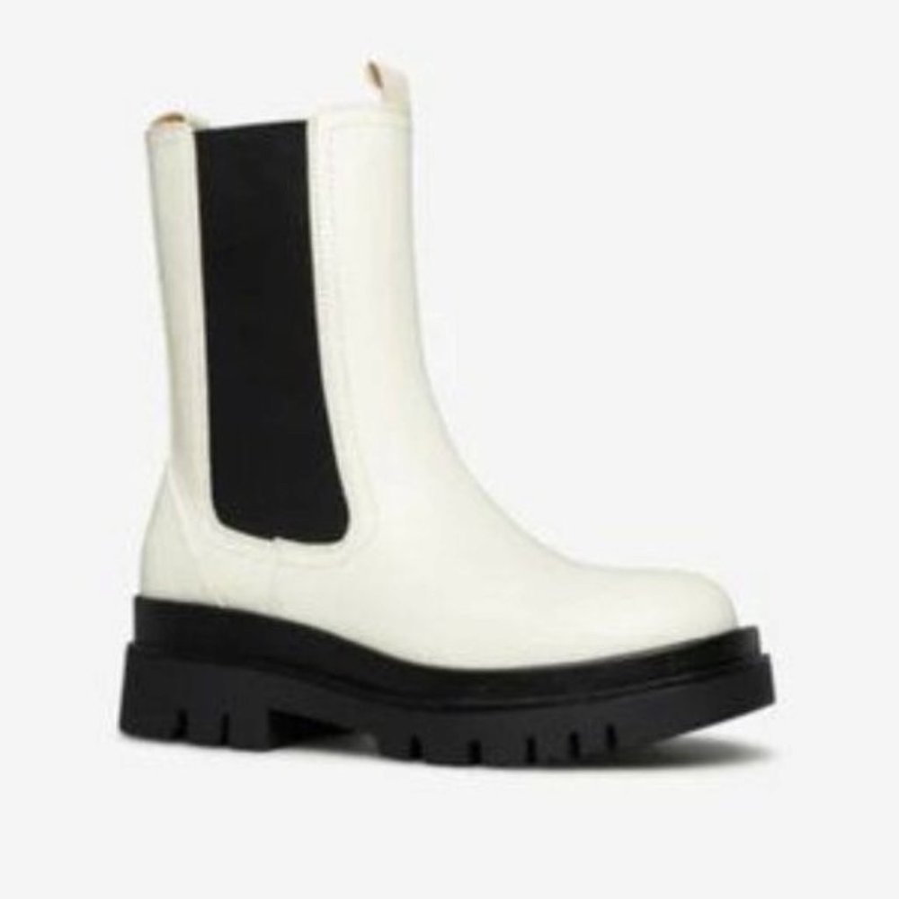 Shoe Dazzle Ivory & Black Lug Sole Platform Ankle Biker Boots - Picture 4 of 8